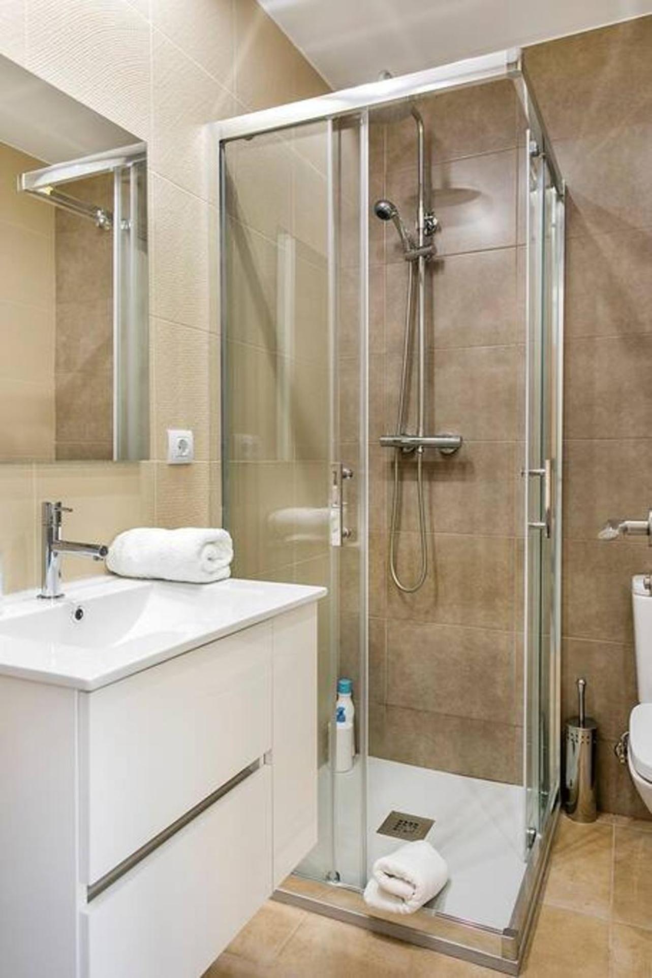 Cozy&New With Terrace L'Hospitalet de Llobregat Exterior foto