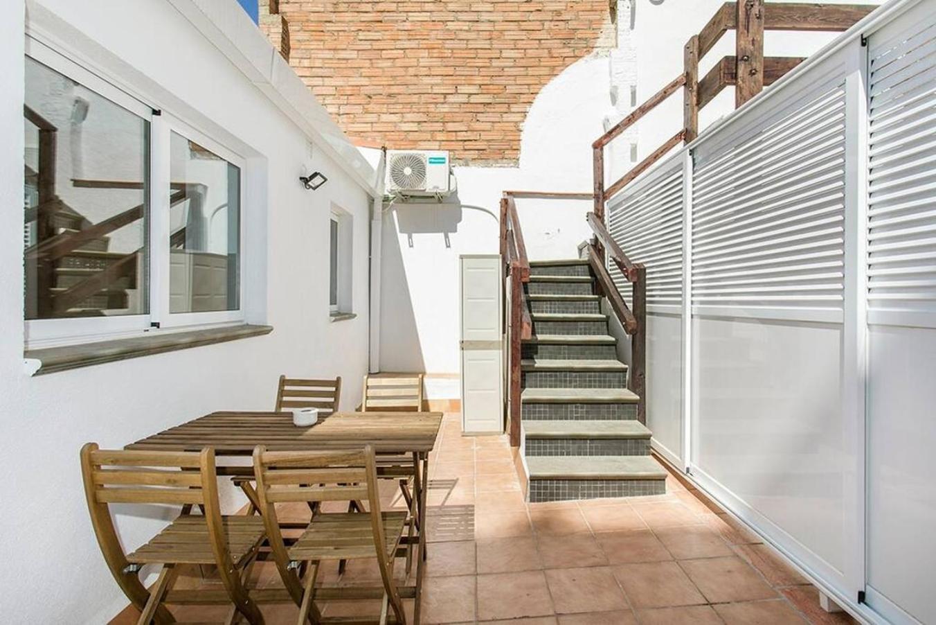 Cozy&New With Terrace L'Hospitalet de Llobregat Exterior foto