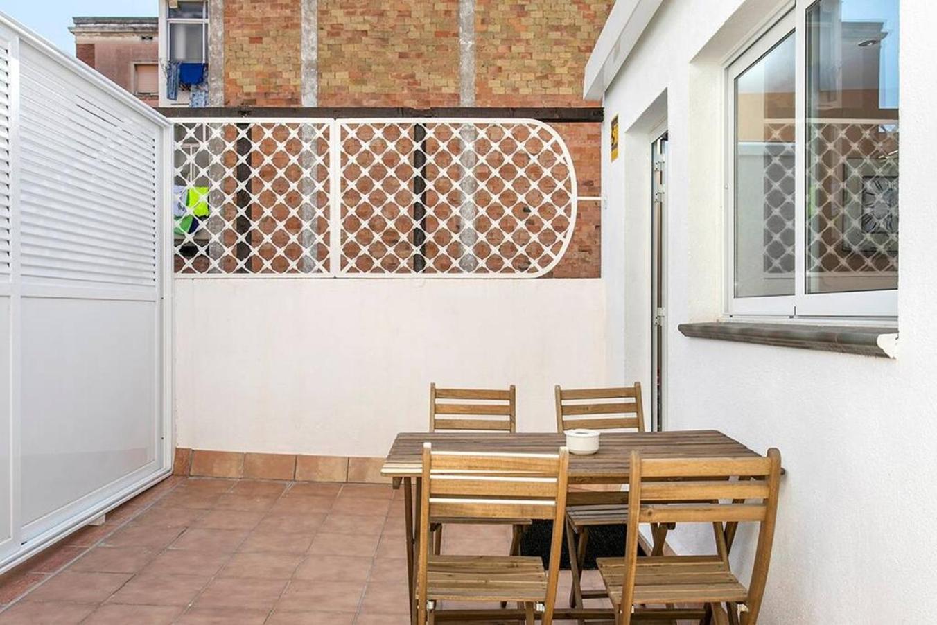 Cozy&New With Terrace L'Hospitalet de Llobregat Exterior foto