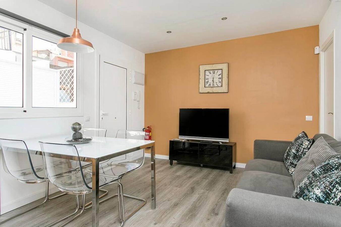 Cozy&New With Terrace L'Hospitalet de Llobregat Exterior foto